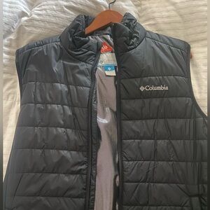 Columbia men’s black vest Omni heat